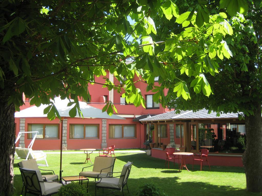 Hotel Del Lago Puigcerda Bagian luar foto