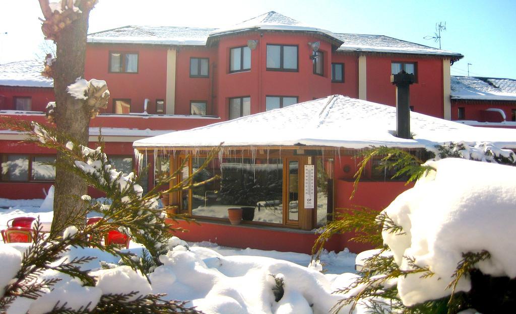Hotel Del Lago Puigcerda Bagian luar foto