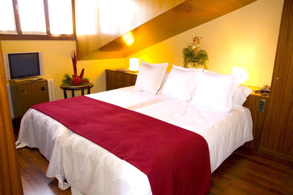 Hotel Del Lago Puigcerda Bagian luar foto