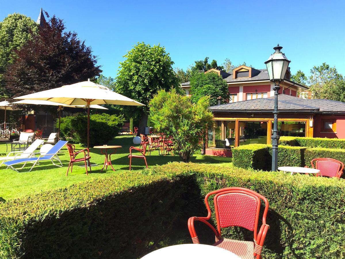 Hotel Del Lago Puigcerda Bagian luar foto